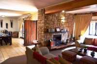 The Willow Inn Lounge Area