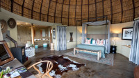 Kwena Honeymoon Suite 