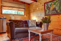 Ocean View Honeymoon Lodge Lounge Area