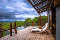 Honeymoon bush villa deck and pool