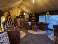 Bar & Lounge Area