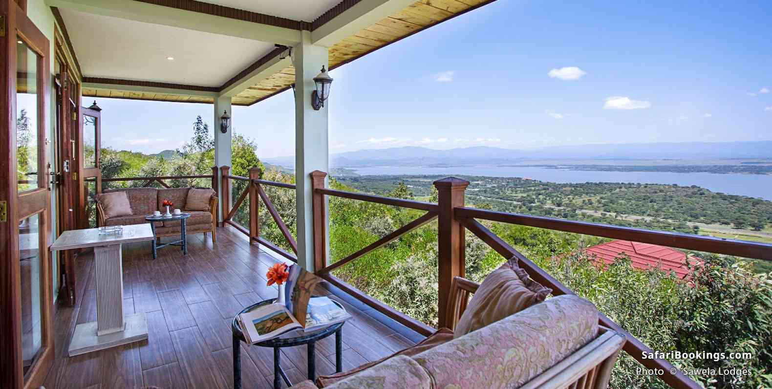 Sawela Lodges terrace with a view of the lake