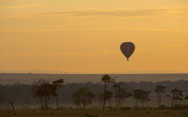 Ballooning over the Masai Mara NR at dawn