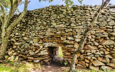 Stone wall and low entrance at Thimlich Ohinga Archaelogical Site