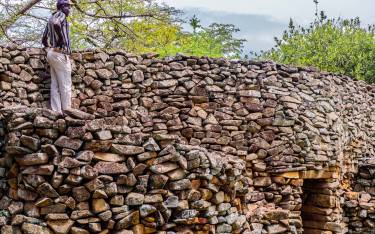 Dry stone wall at Thimlich Ohinga