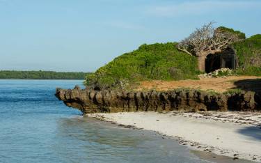 White sandy beach in Turtle Bay