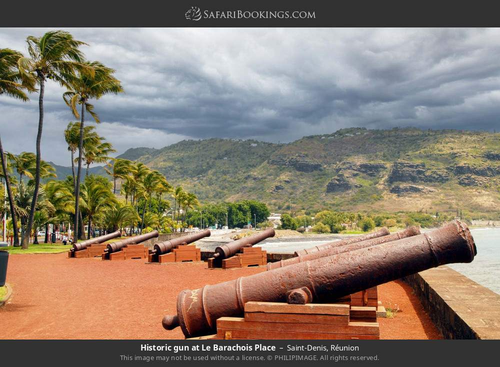 Historic gun at Le Barachois Place in Saint-Denis, Réunion
