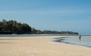 Uroa Beach at low tide