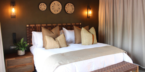 3-Day Luxury Ivory Moon Safari - Fly in from Cape Town