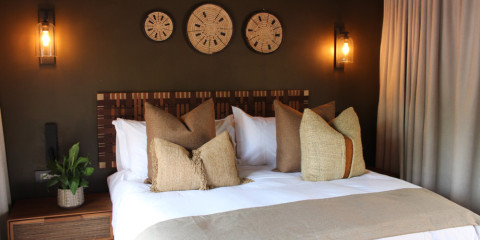 4-Day Ivory Moon Lodge Safari - Fly in from Cape Town