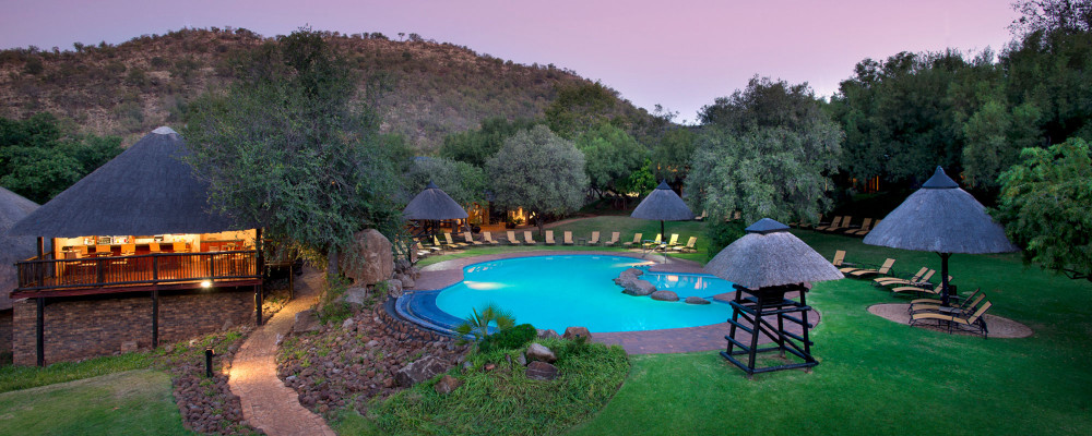 Bakubung Bush Lodge & Radisson Hotel Combo