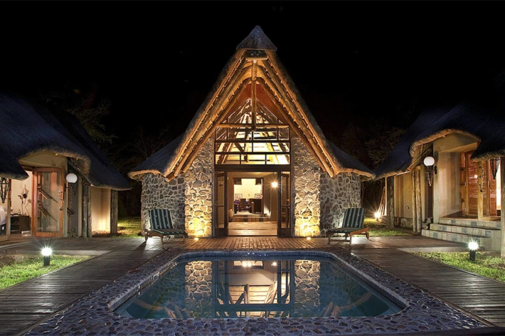 Private Round-Trip Black Rhino Reserve Transfer