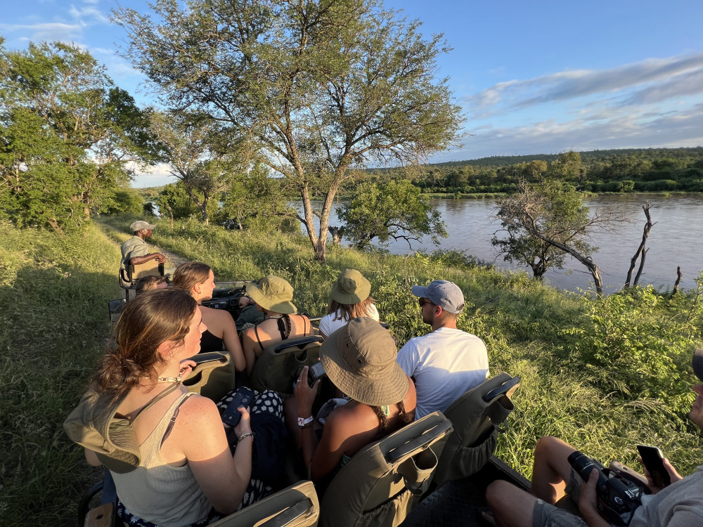 Four Friends - Game Lodge & Bush Camp Kruger Tour