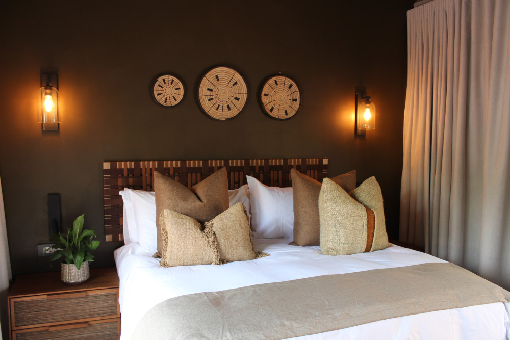 Ivory Moon Lodge Safari - Fly in from Cape Town