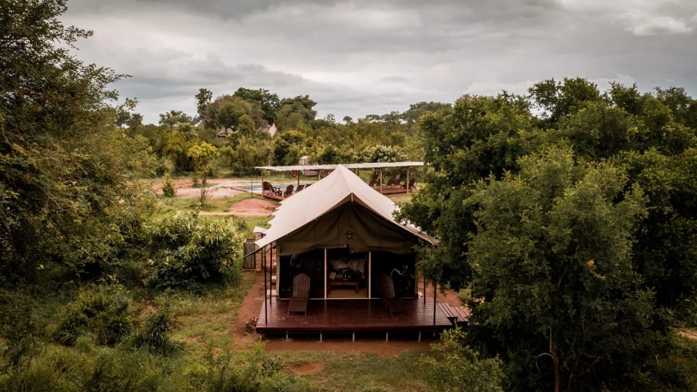 Khoka Moya Luxury Safari - Fly in from Cape Town