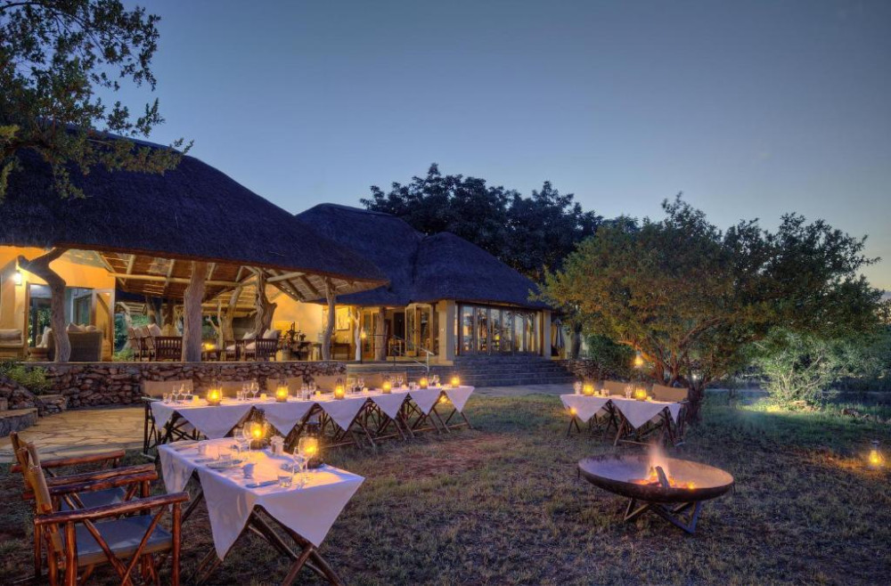 Madikwe Luxury Rhulani Safari Lodge