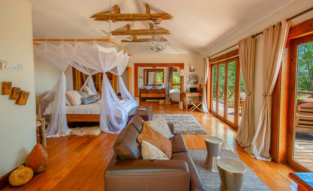 Private Luxury Safari Including Flight to Zanzibar