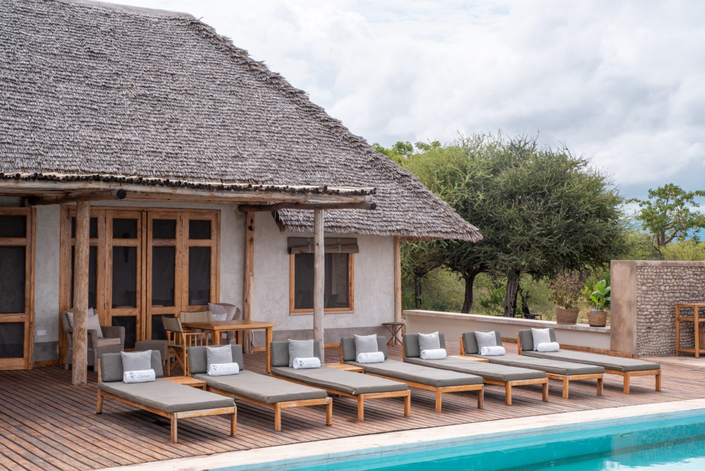 Fly in from Zanzibar to Tarangire & Serengeti