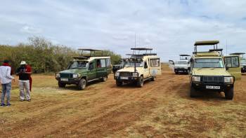 Mohrale Tours team in Maasai Mara 