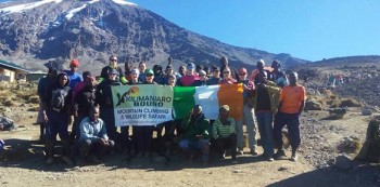 Kilimanjaro Cimbing Crew With Guests