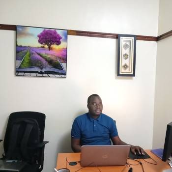 Giant Holiday Safaris Kampala Offices