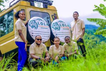 Lola Wildlife Tours and Safaris Photo