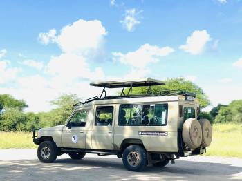 Rioba Safaris 4X4 Safari Vehicle