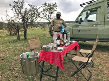 Our Head Guide Nico and our Signature Hot Lunches